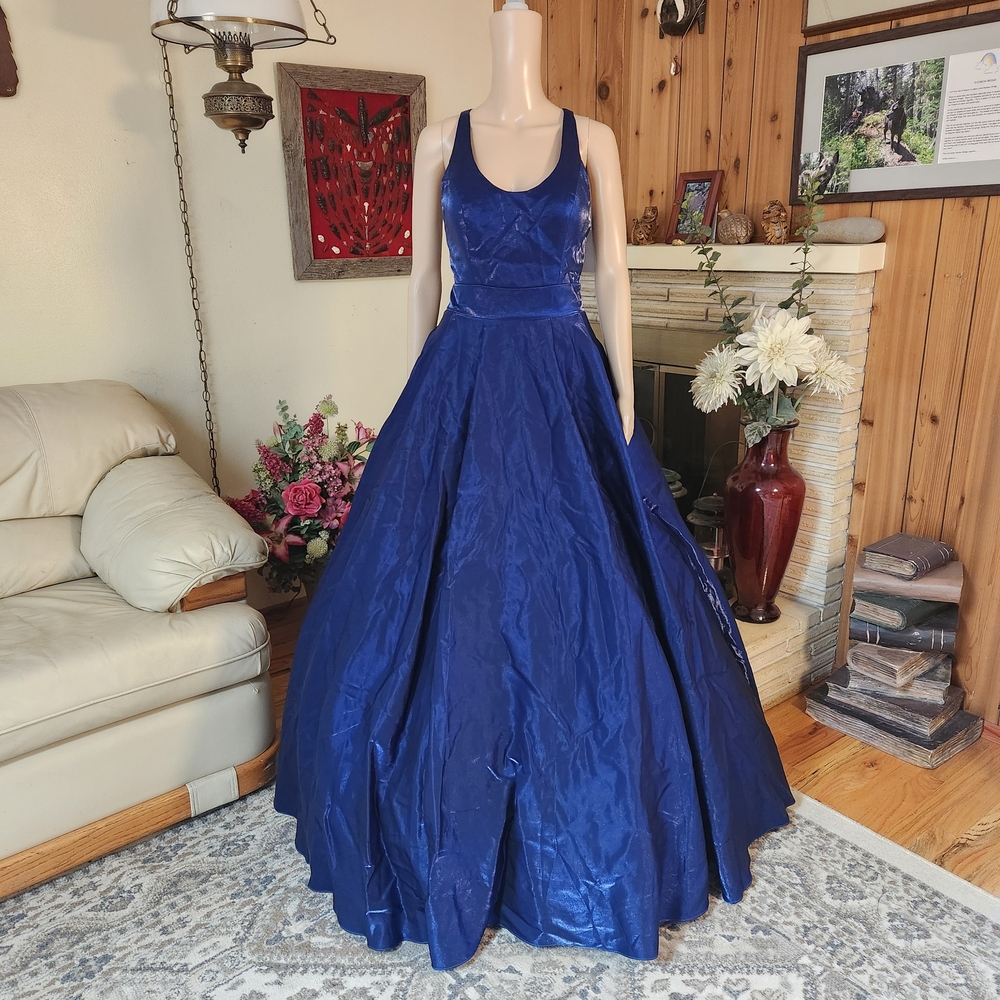 Stunning Cobalt Blue Clarisse Ballgown – NWT (Size 6) - Picture 7 of 10